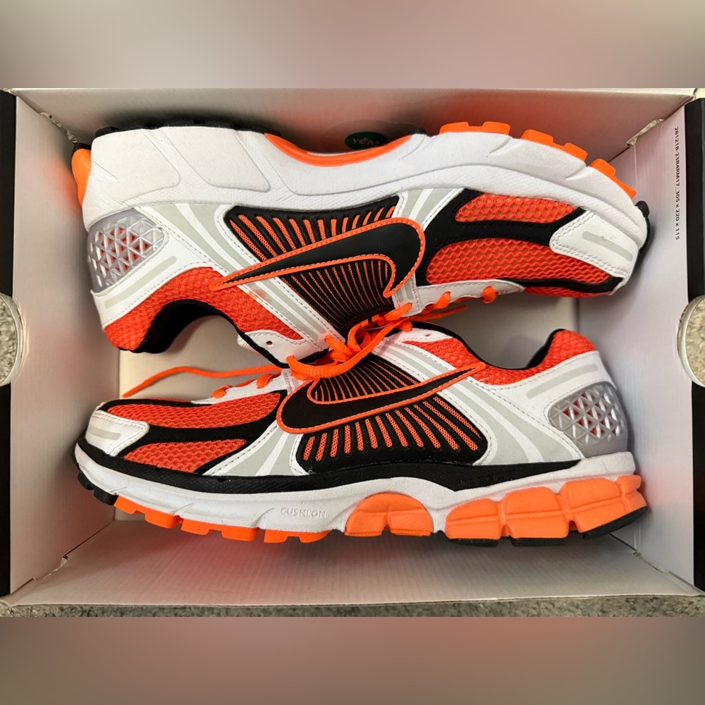 Nike Air Zoom Vomero 5 - Not Available